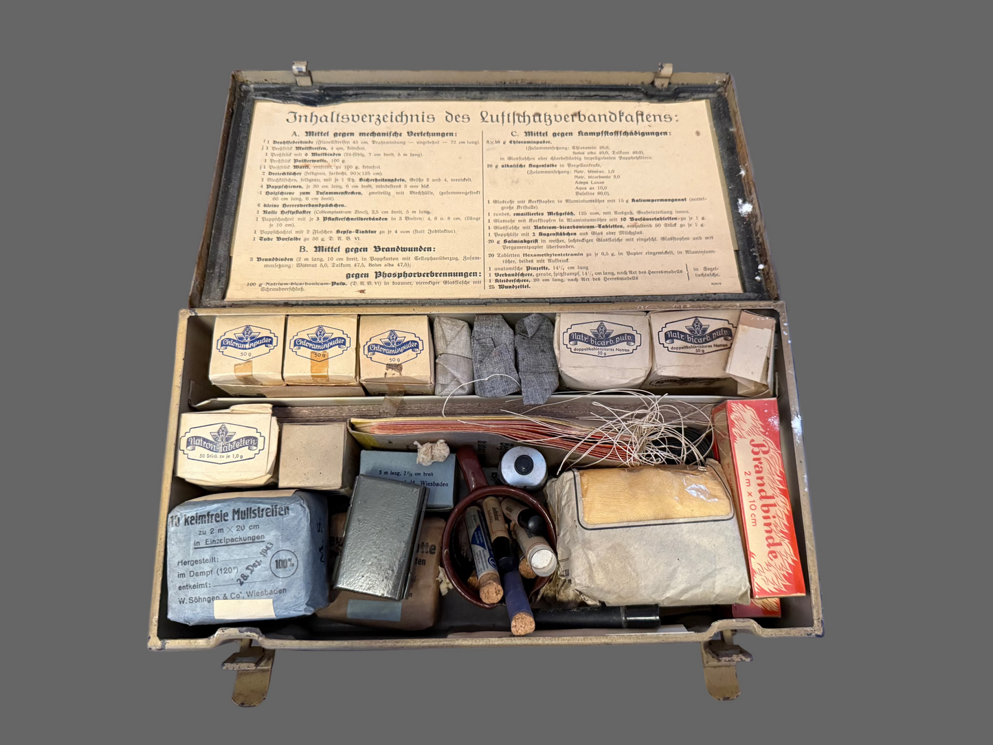 Germany - WWII - Luftschutz Verbandkasten - Air Raid Medical Kit - Complete