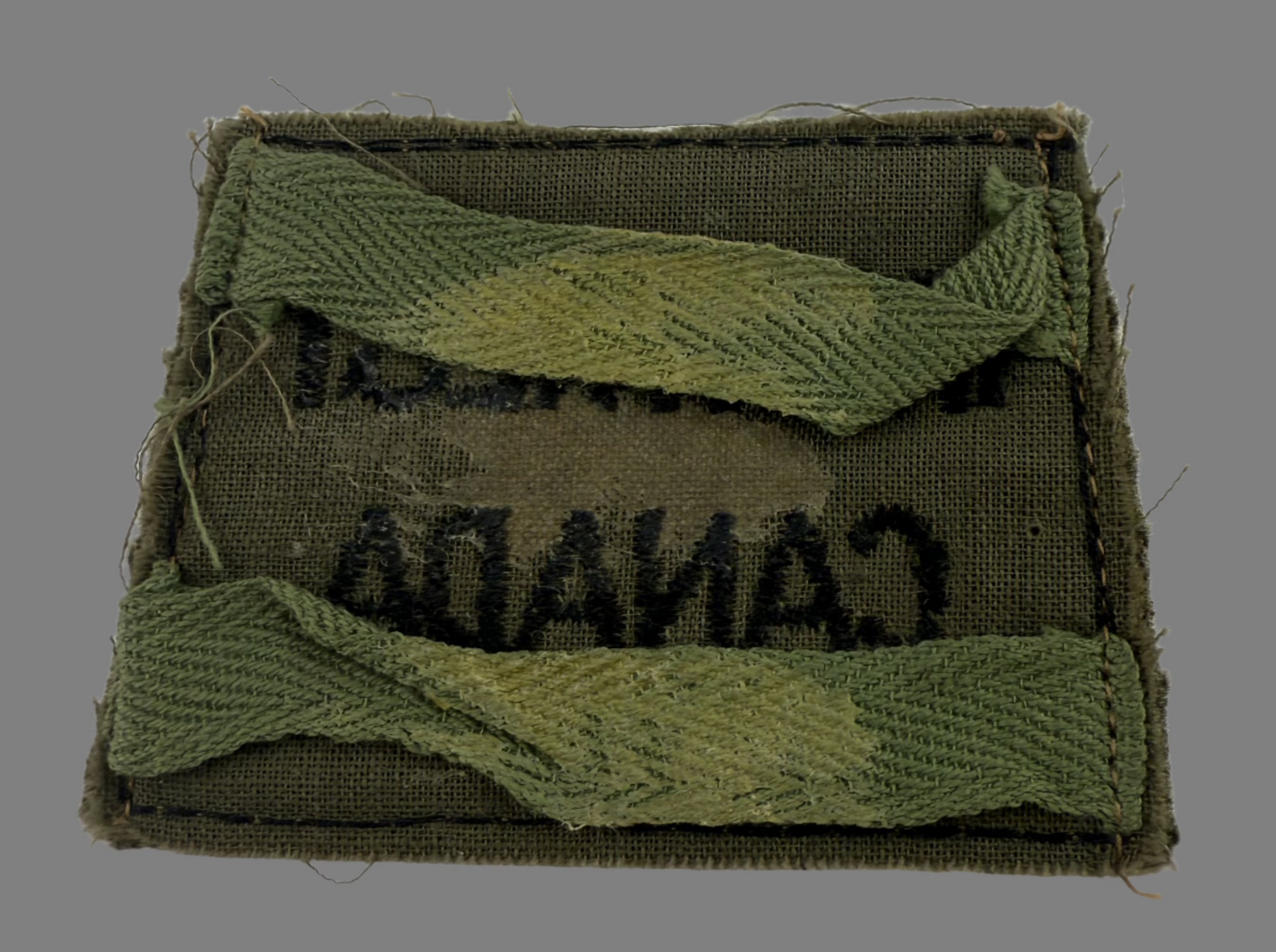 Canadian WWII - Irish Regiment of Canada Slip-On Shoulder Title