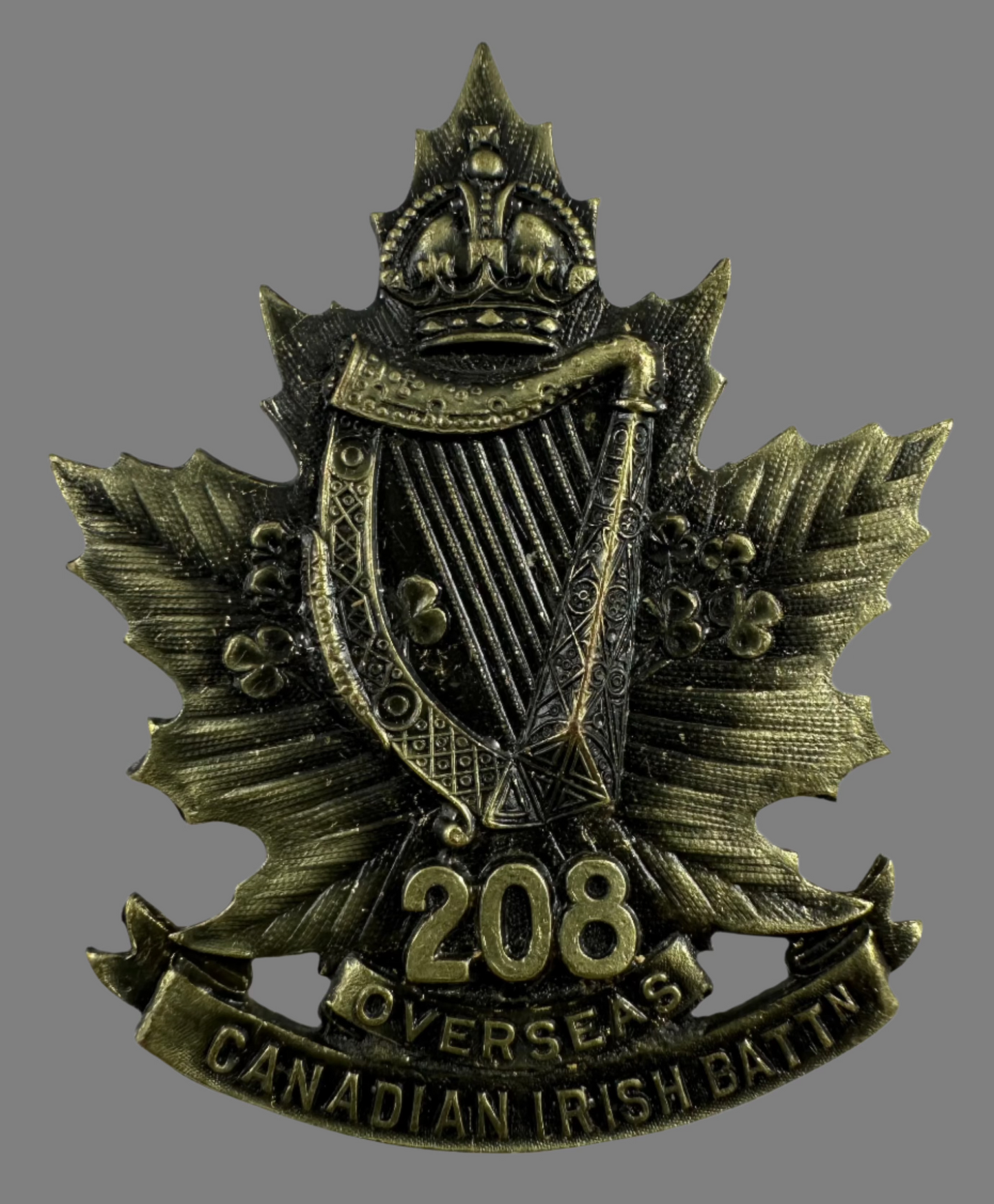 WWI - 208th Canadian Infantry Battalion (Canadian Irish) Cap Badge - Pickled finish