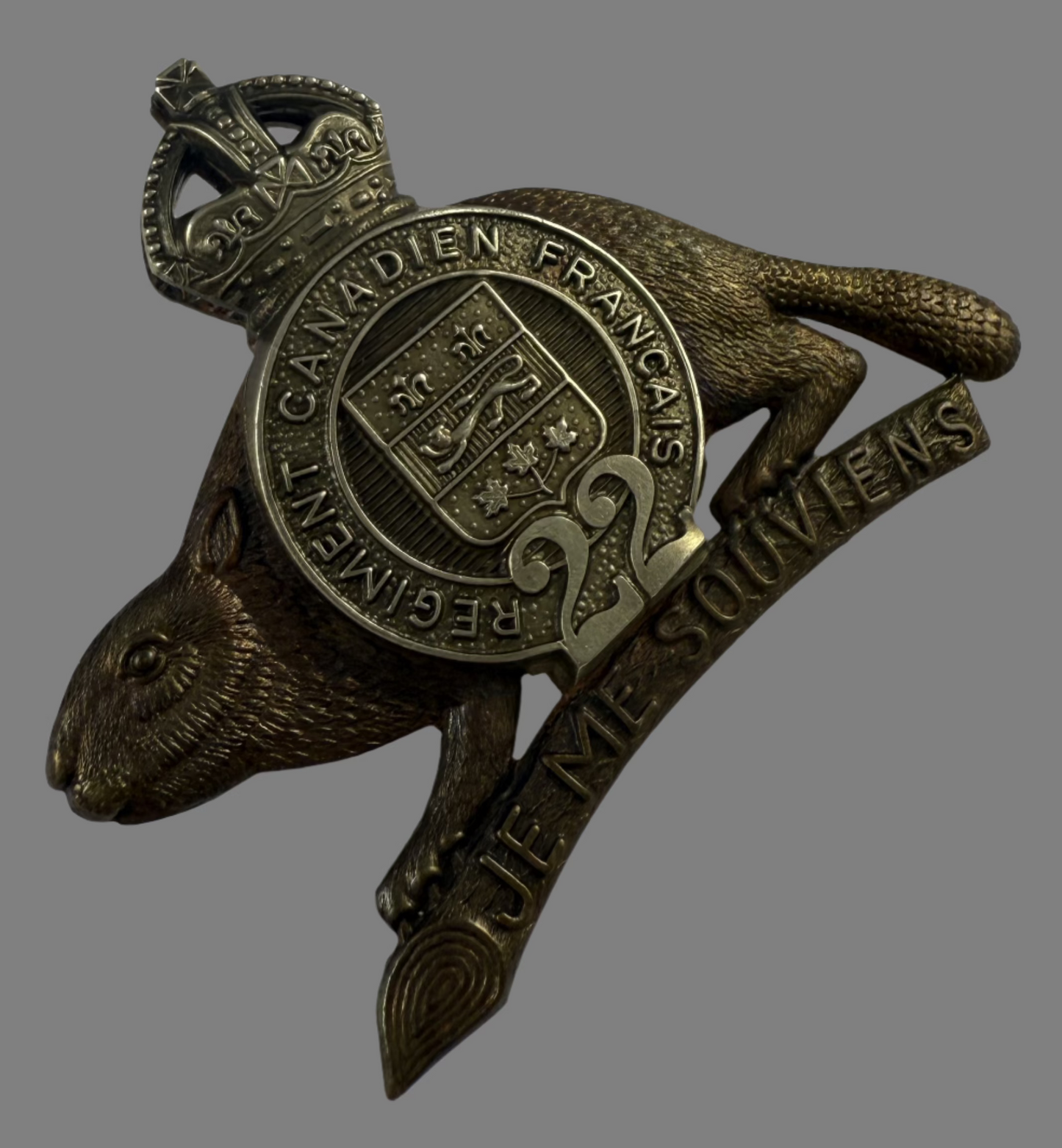 Canadian WWII - Royal 22nd Regiment (Vandoos) Cap Badge