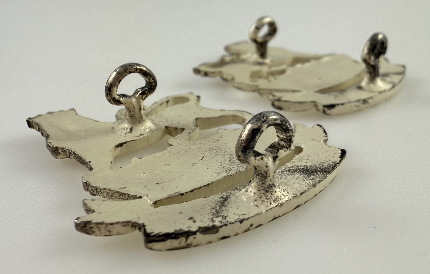 WWII 6th Duke of Connaught's Royal Canadian Hussars - Officer's Collar Badges - Frosted Silver Finish