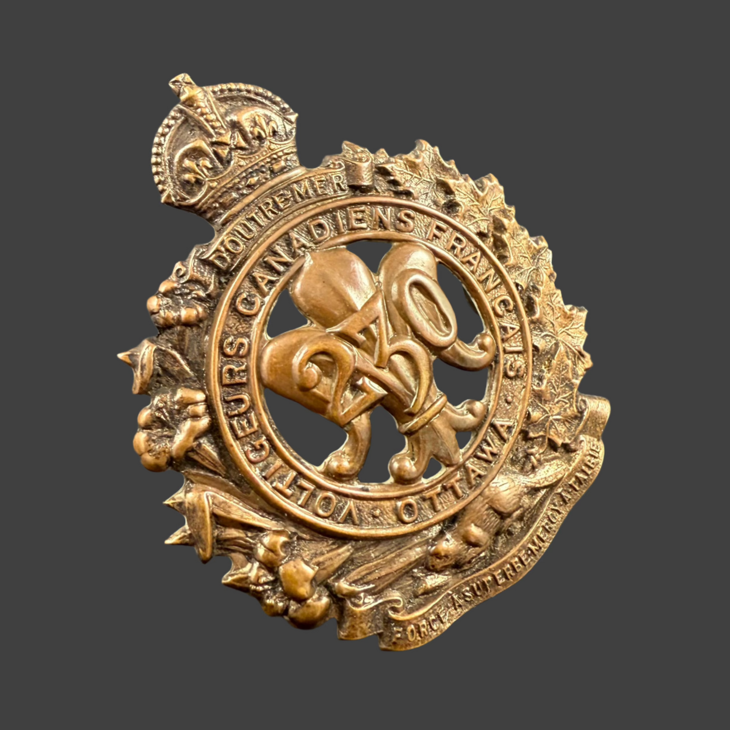 WWI - CEF Cap Badge - 230th Canadian Infantry Battalion (Voltigeurs Canadien Francais)