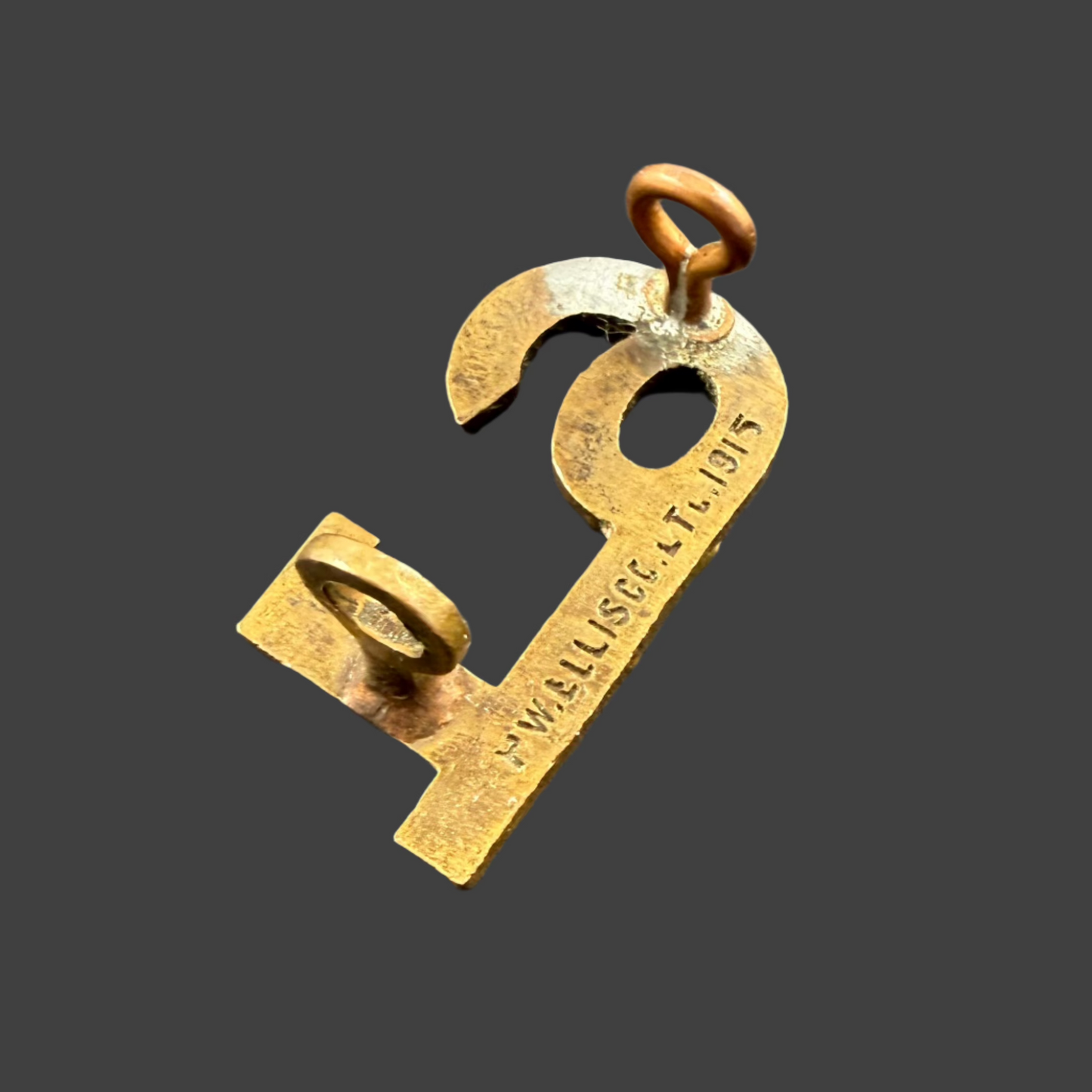 WWI - CEF Shoulder Numeral - 61st Canadian Infantry Battalion (Winnipeg) - Ellis