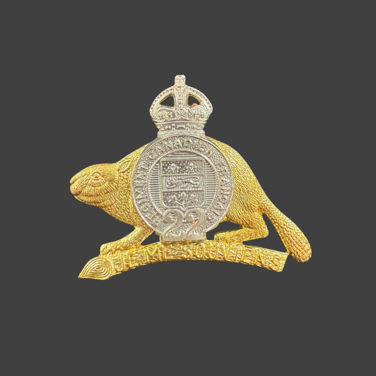 Canadian WWII - Royal 22nd Regiment (R22eR - Vandoos) - Cap Badge