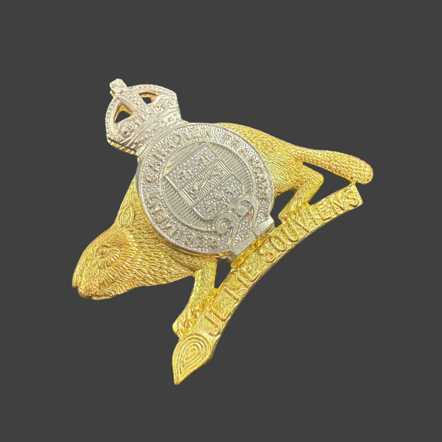 Canadian WWII - Royal 22nd Regiment (R22eR - Vandoos) - Cap Badge