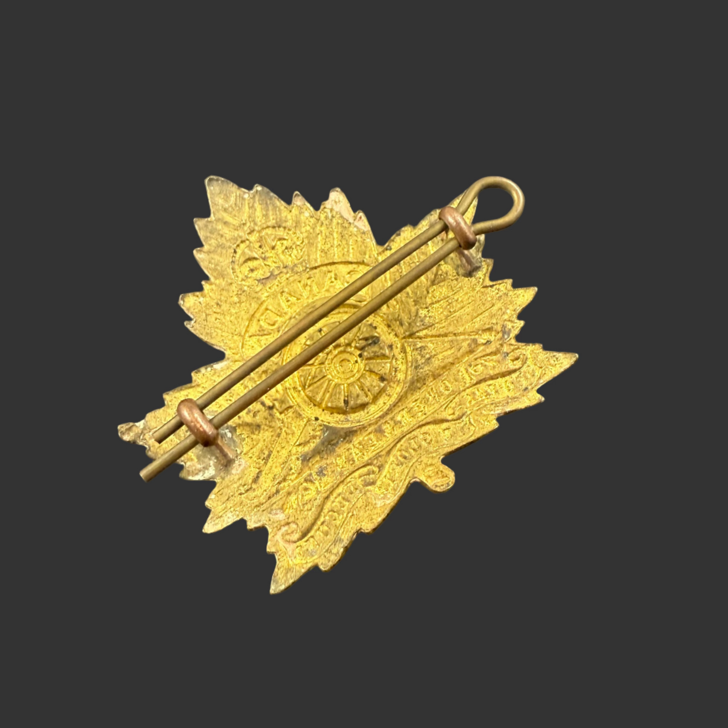 WWI - Canadian - CEF - Canadian Field Artillery - Cap Badge