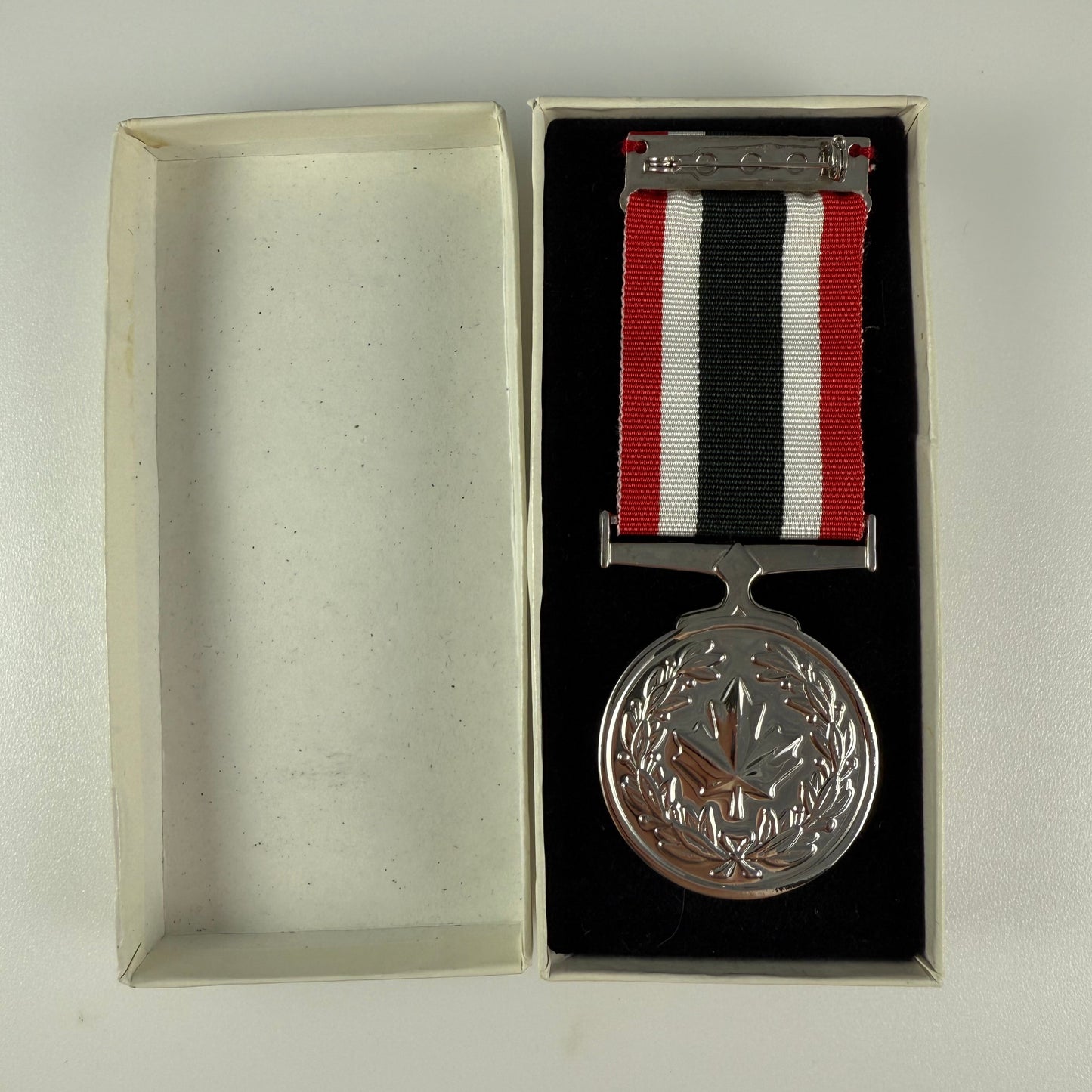 Canadian post-WWII - Special Service Medal - in Original Box