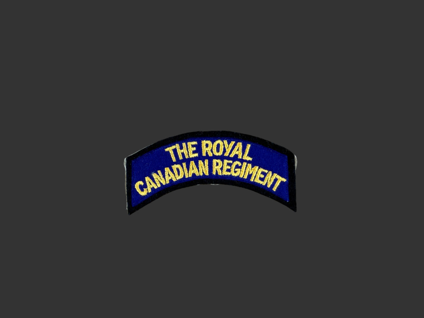 Canadian WWII - Royal Canadian Regiment - Cloth Shoulder Title