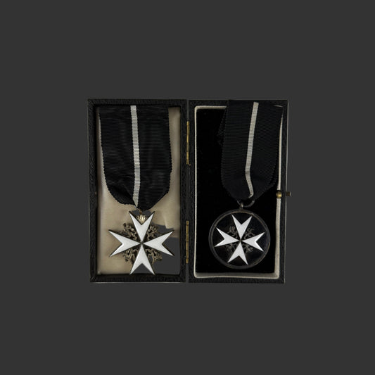 Canadian/British - WWI/WWII - Order of St John - Officer and Serving Brother Insignia - Non-Christian Ribbon - With Document and Case