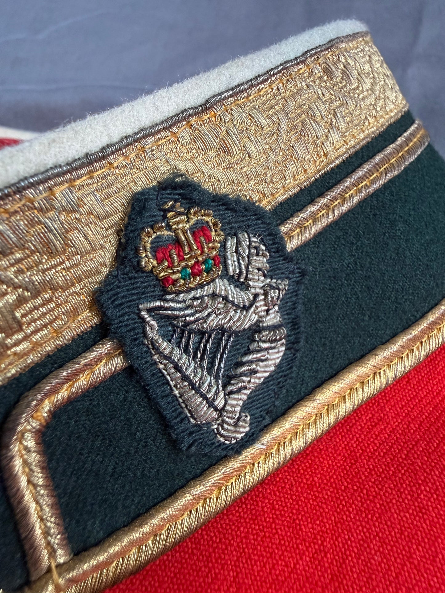 Canadian - Post-WWII - Officer Full Dress Tunic and Cross Belt - Irish Regiment of Canada - Named