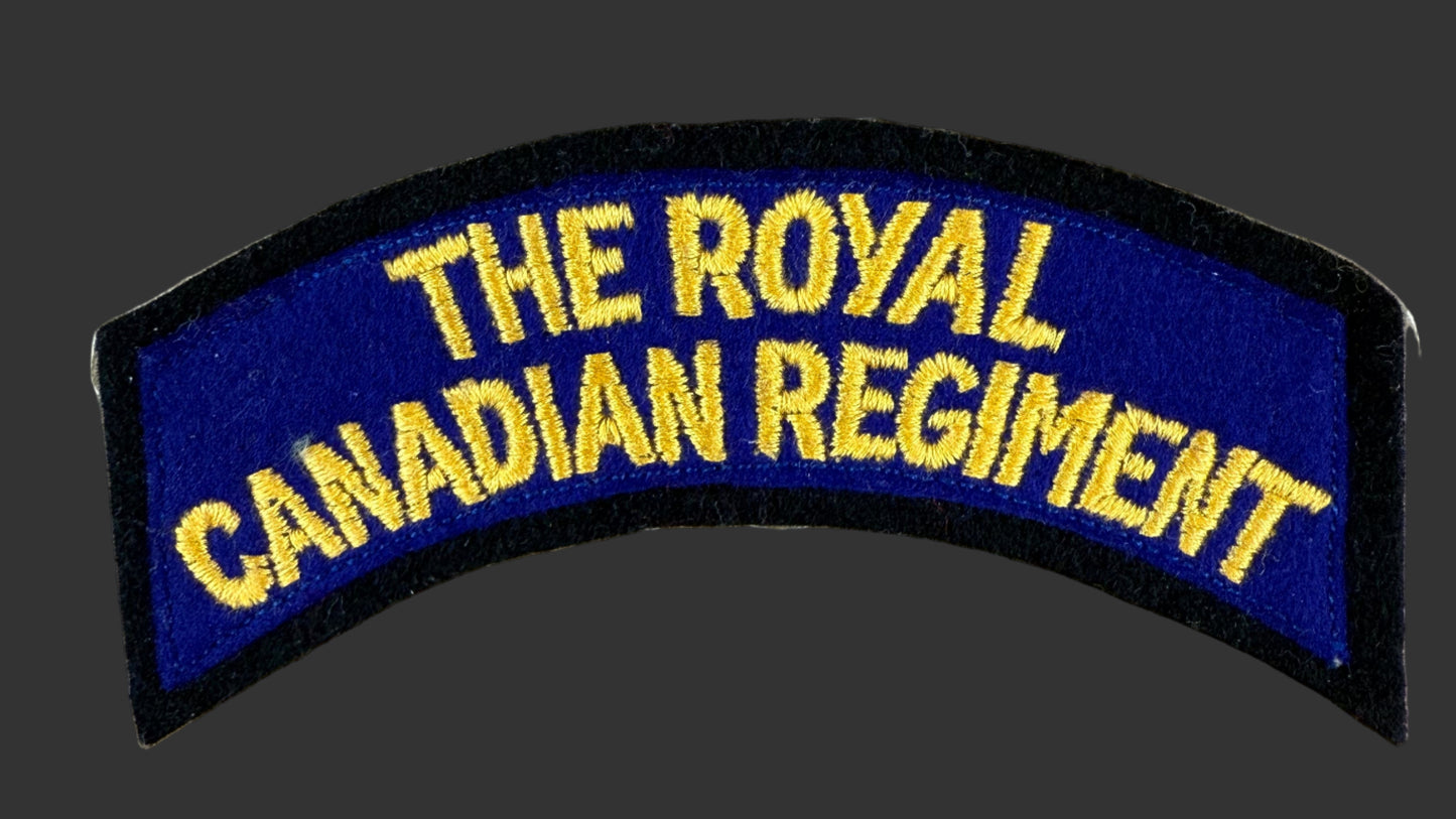 Canadian WWII - Royal Canadian Regiment - Cloth Shoulder Title