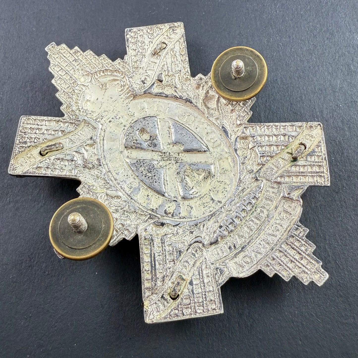 Canadian WWII - Black Watch (RHR) of Canada - Officer's Glengarry badge