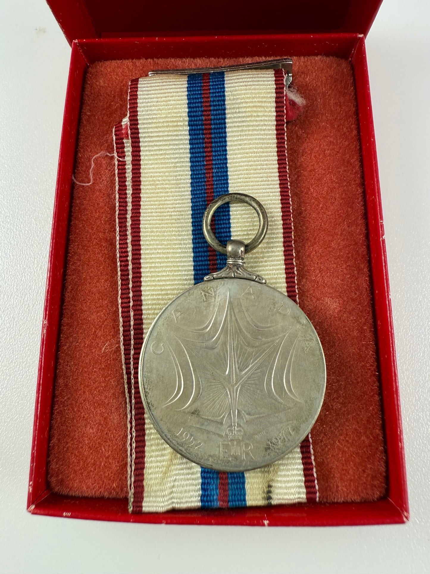 Canadian - Queen Elizabeth II Silver Jubilee Medal 1977 - Cased