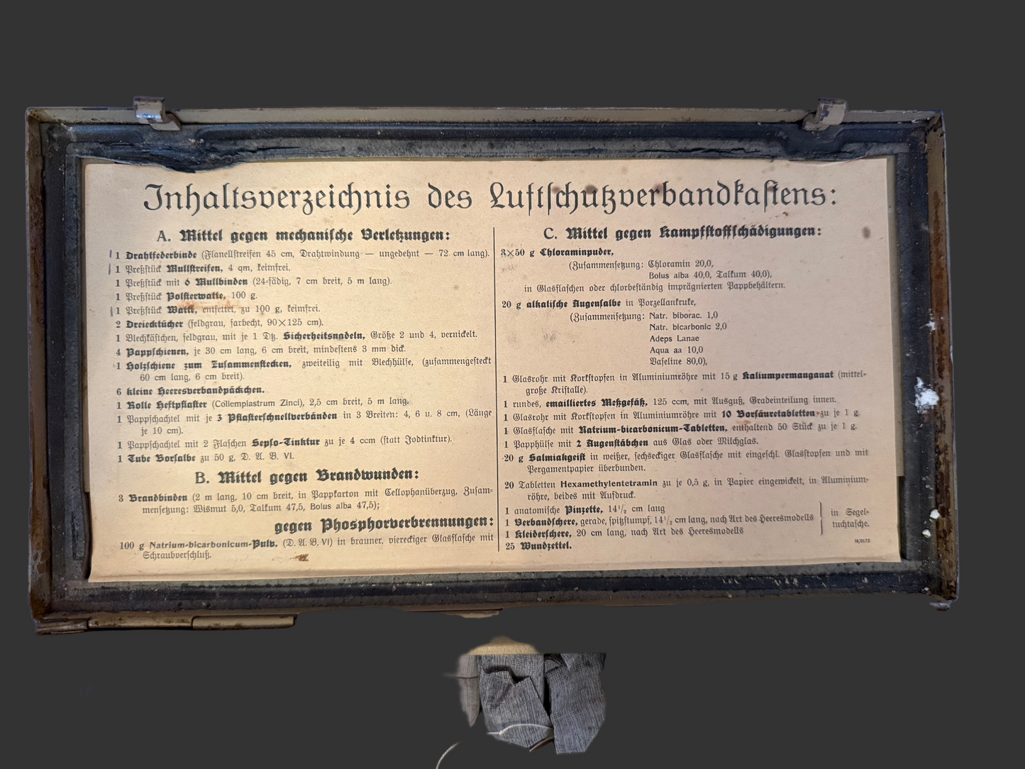 Germany - WWII - Luftschutz Verbandkasten - Air Raid Medical Kit - Complete