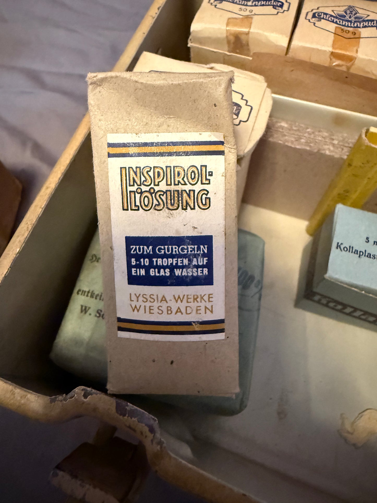 Germany - WWII - Luftschutz Verbandkasten - Air Raid Medical Kit - Complete