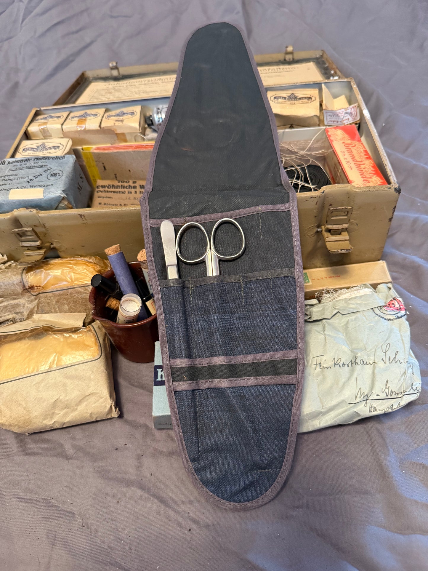 Germany - WWII - Luftschutz Verbandkasten - Air Raid Medical Kit - Complete