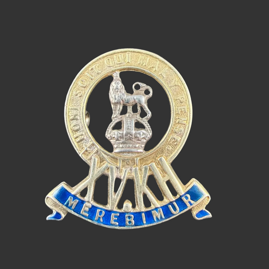 British - WWI - 15th The King's Hussars - Officers Cap Badge