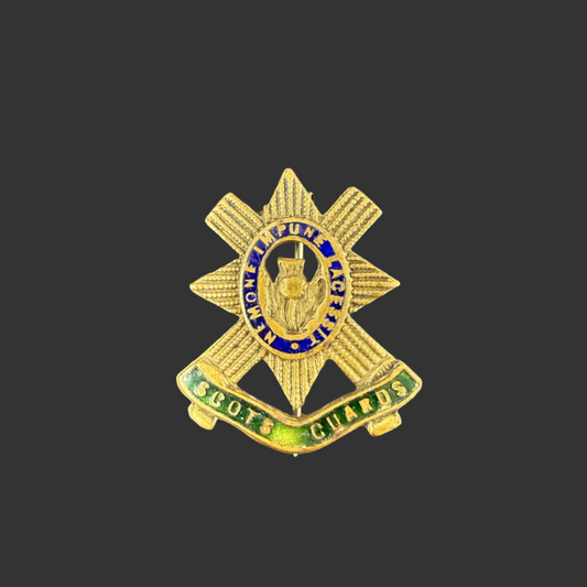 British - WWI-WWII - Scots Guards Sweetheart Pin Enamelled