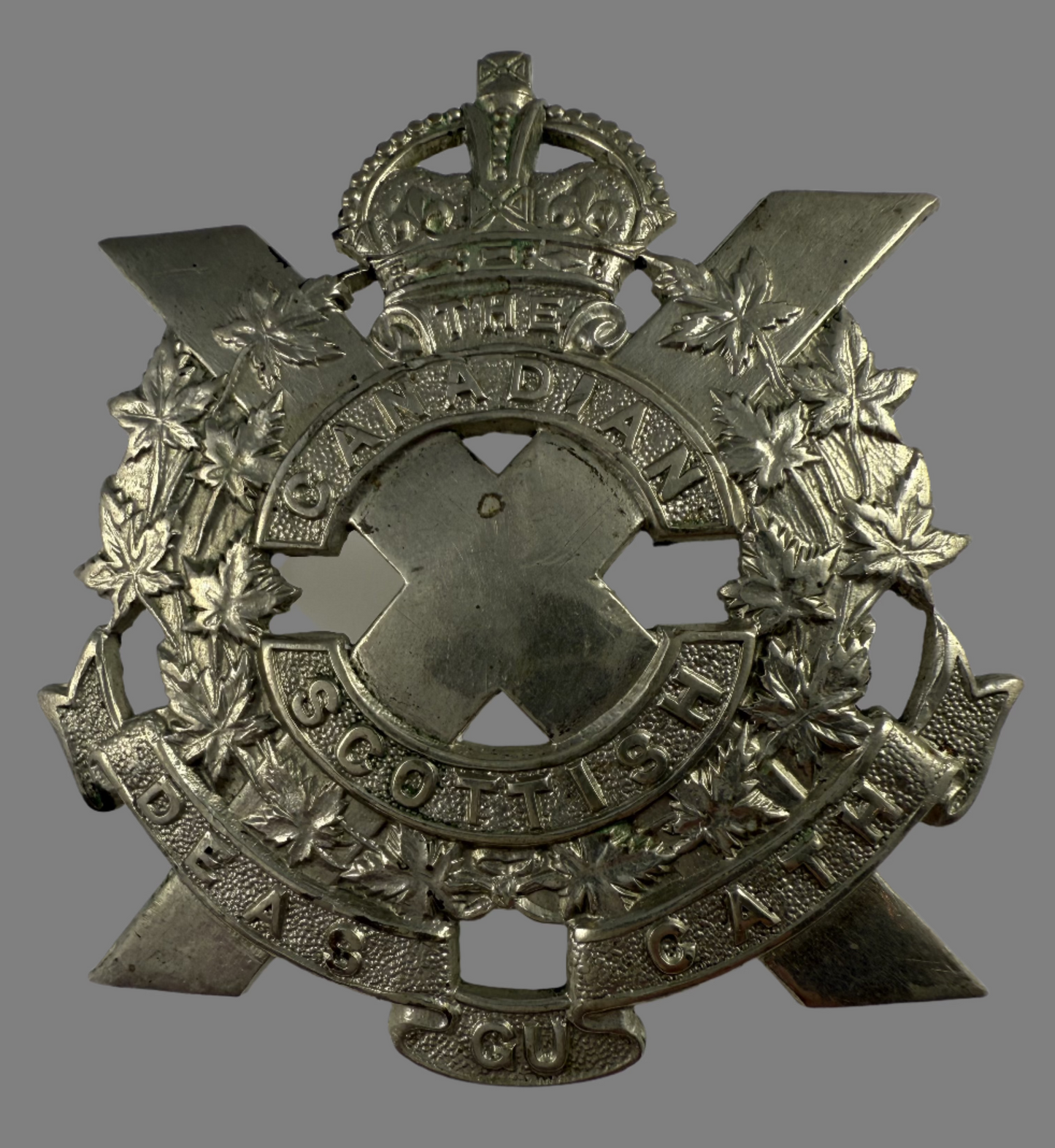 WWII - Canadian Scottish Regiment Glengarry Badge