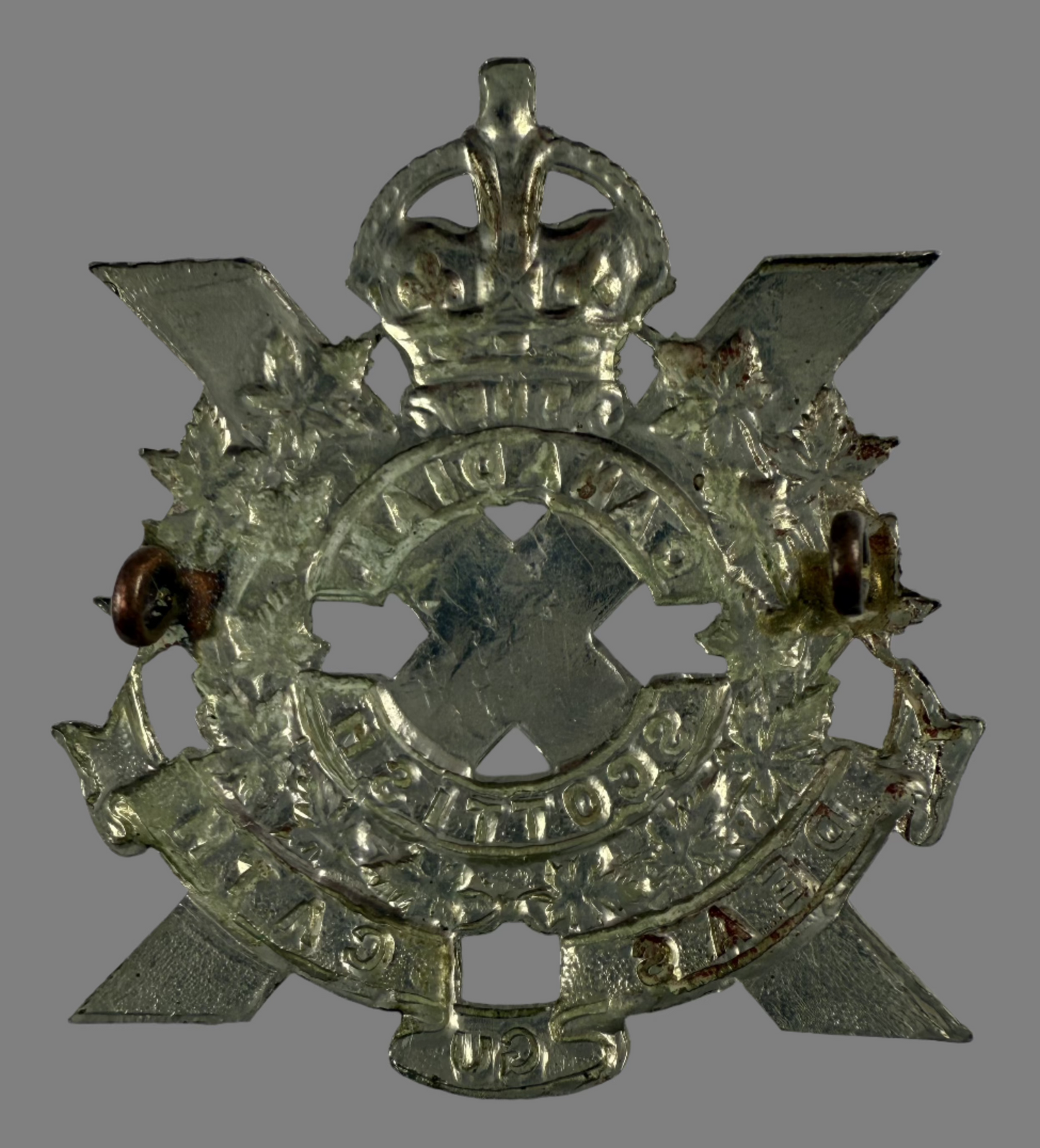 WWII - Canadian Scottish Regiment Glengarry Badge