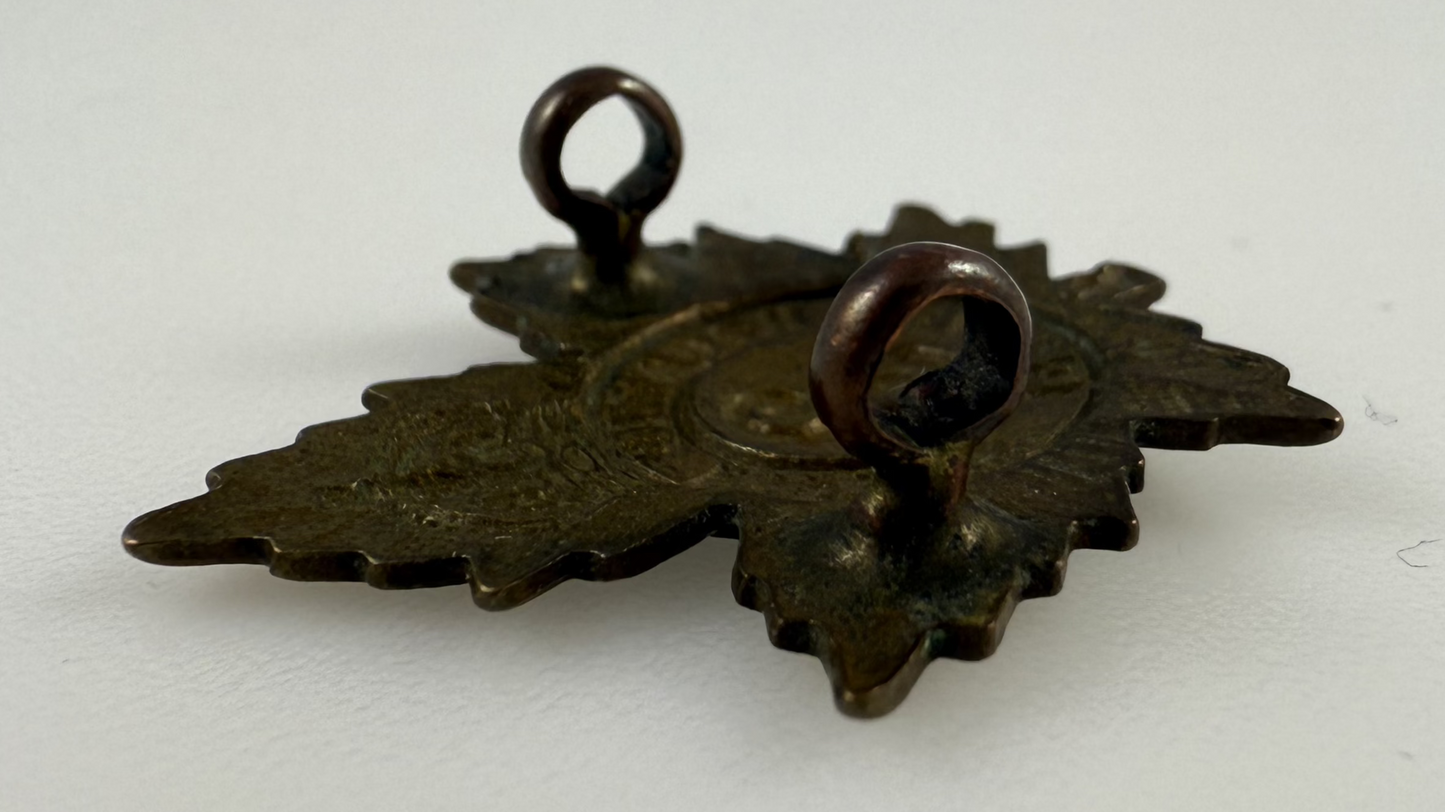 WWI - 3rd Canadian Mounted Rifles Collar Badge
