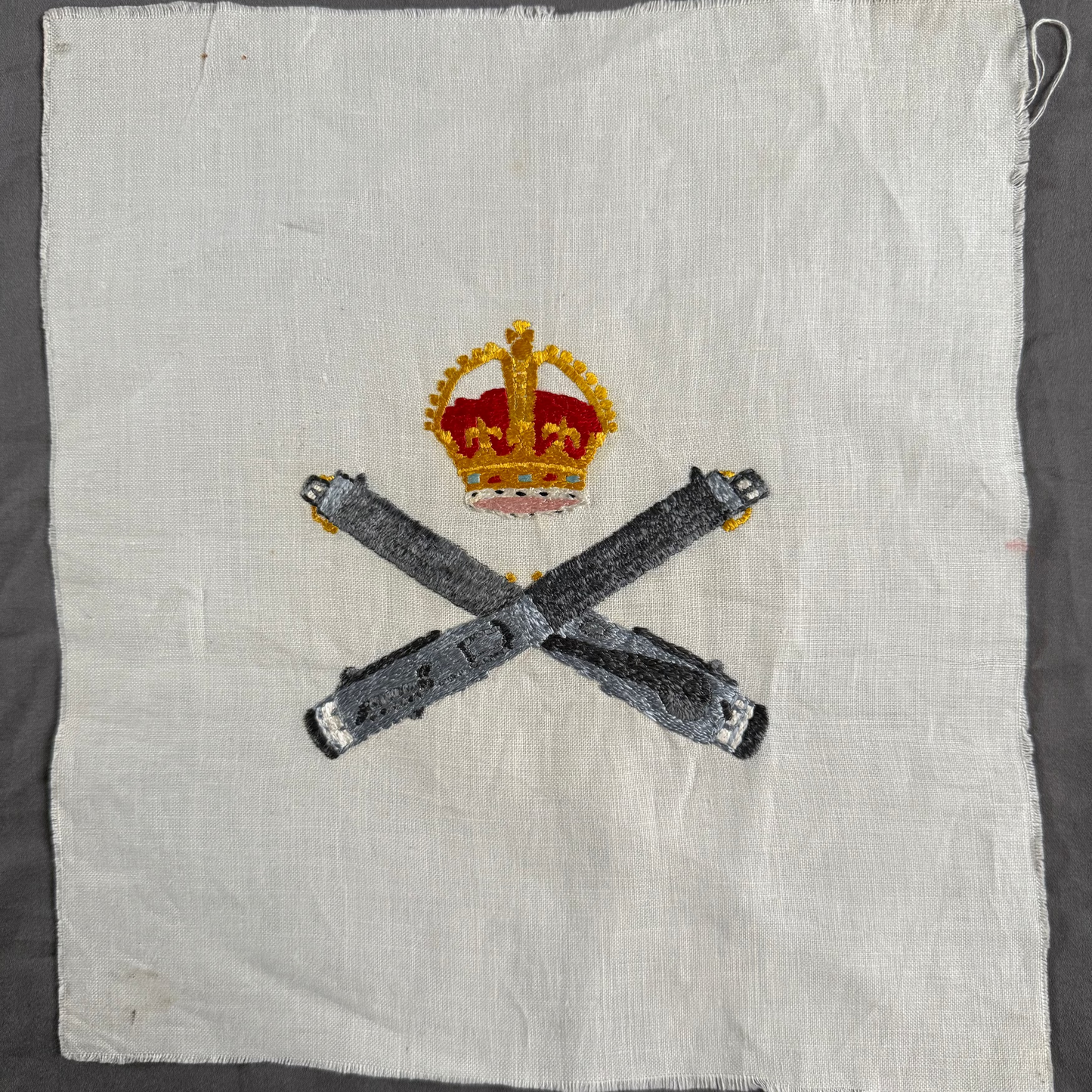 British - WWI - Machine Gun Corps - Hand Embroidered Badge