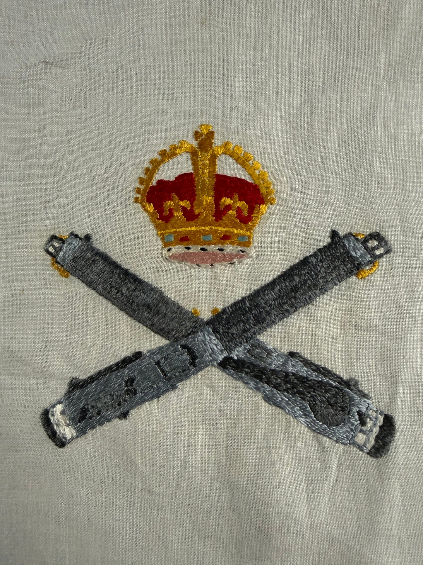 British - WWI - Machine Gun Corps - Hand Embroidered Badge