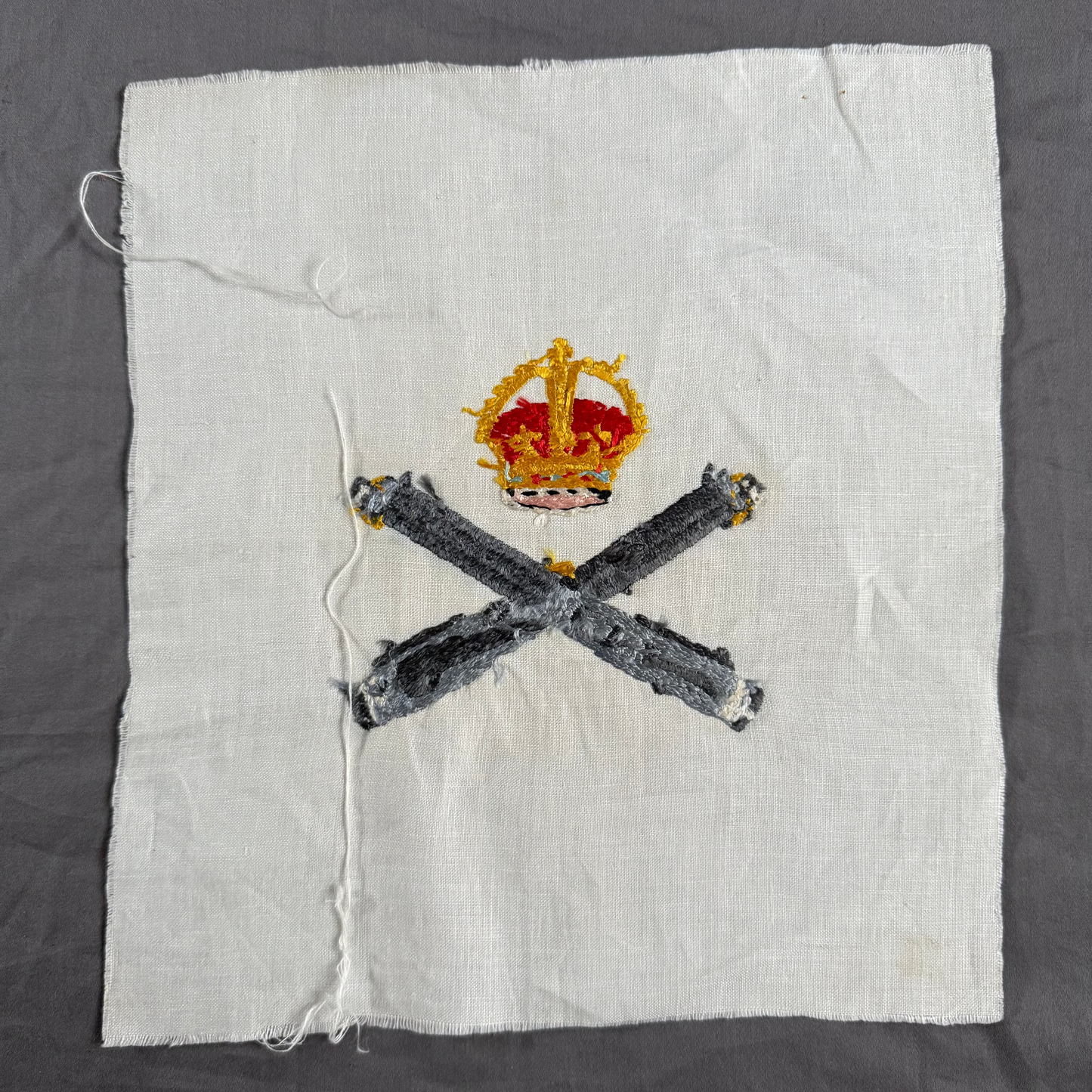 British - WWI - Machine Gun Corps - Hand Embroidered Badge
