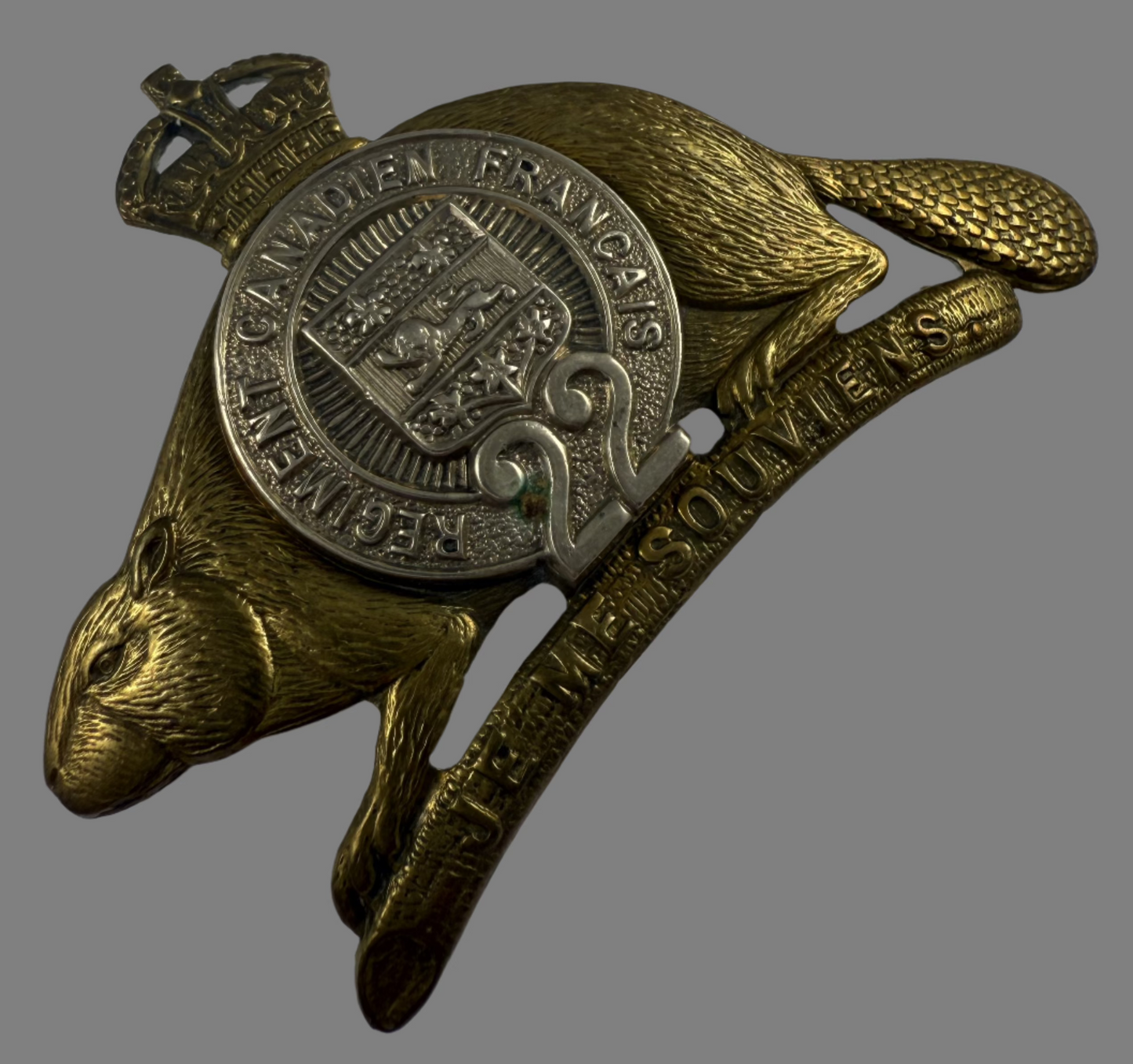 Canadian WWII - Royal 22nd Regiment (Vandoos) Busby Badge