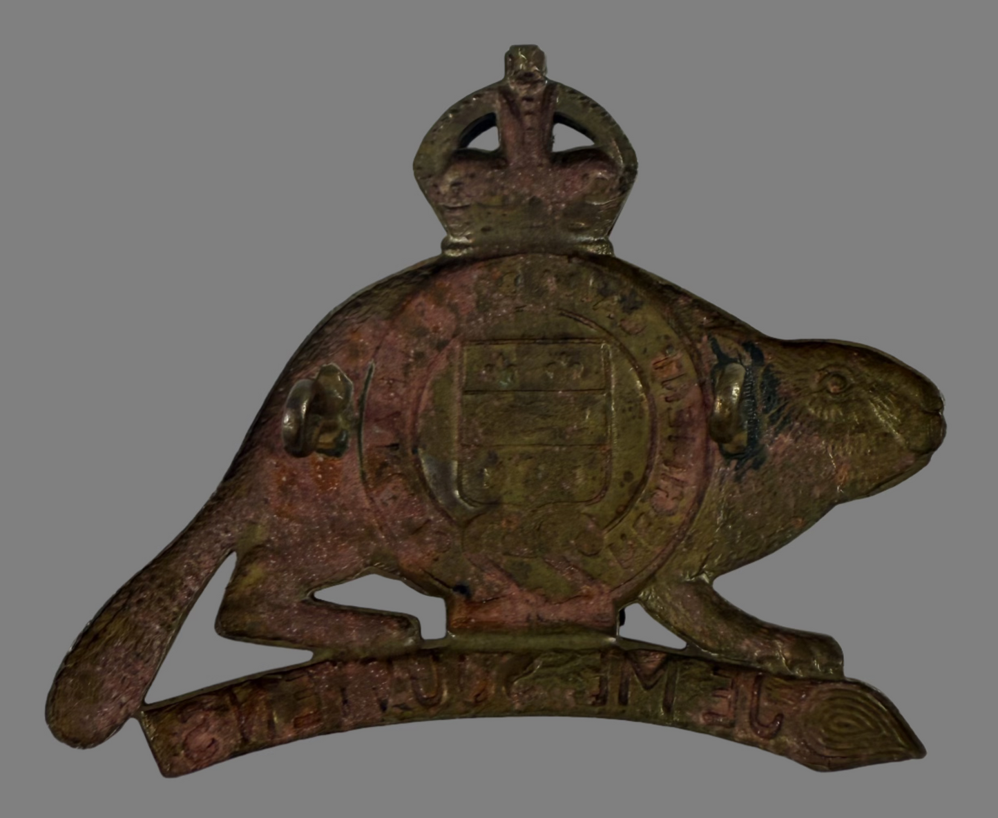 Canadian WWII - Royal 22nd Regiment (Vandoos) Cap Badge