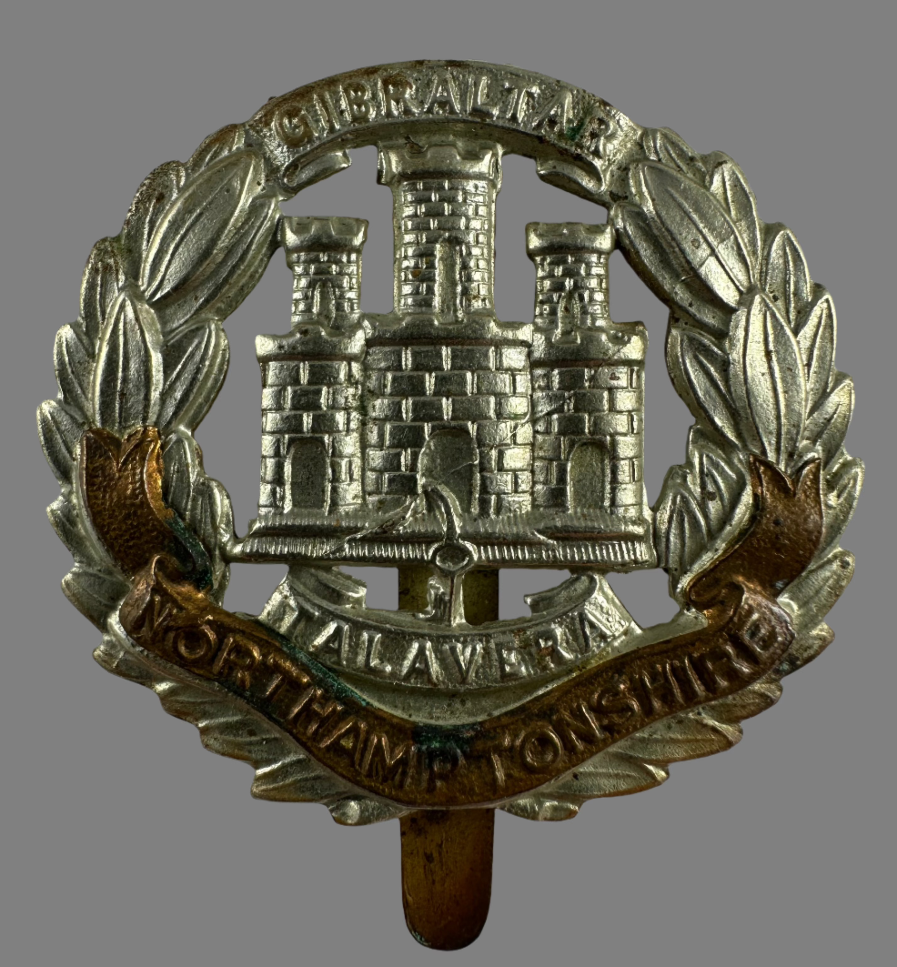 Falanex Cap British WWI/WWII - Northampton Regiment Cap Badge – Phalanx Militaria