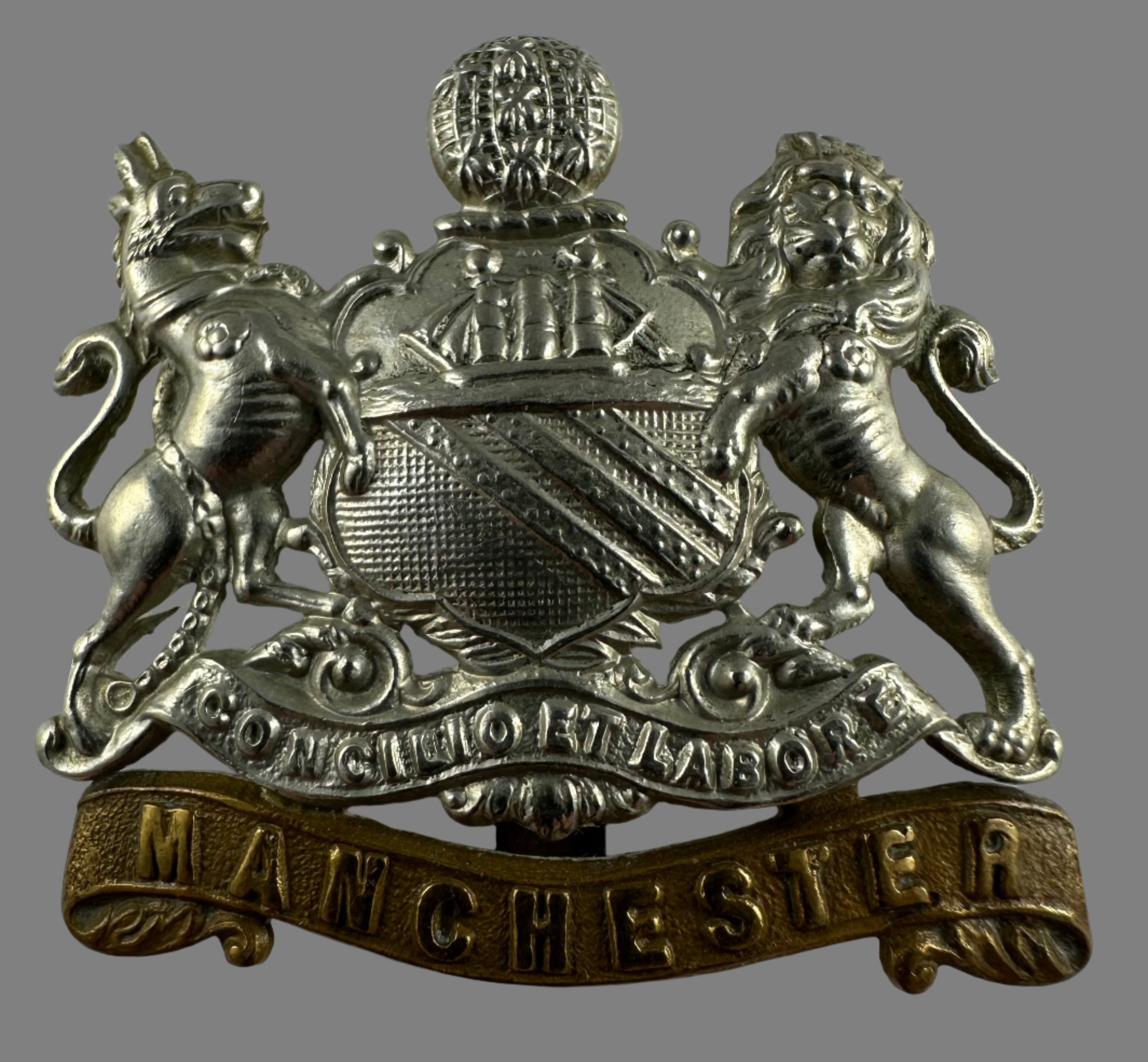 Falanex Cap British WWI - Manchester Regiment Cap Badge – Phalanx Militaria
