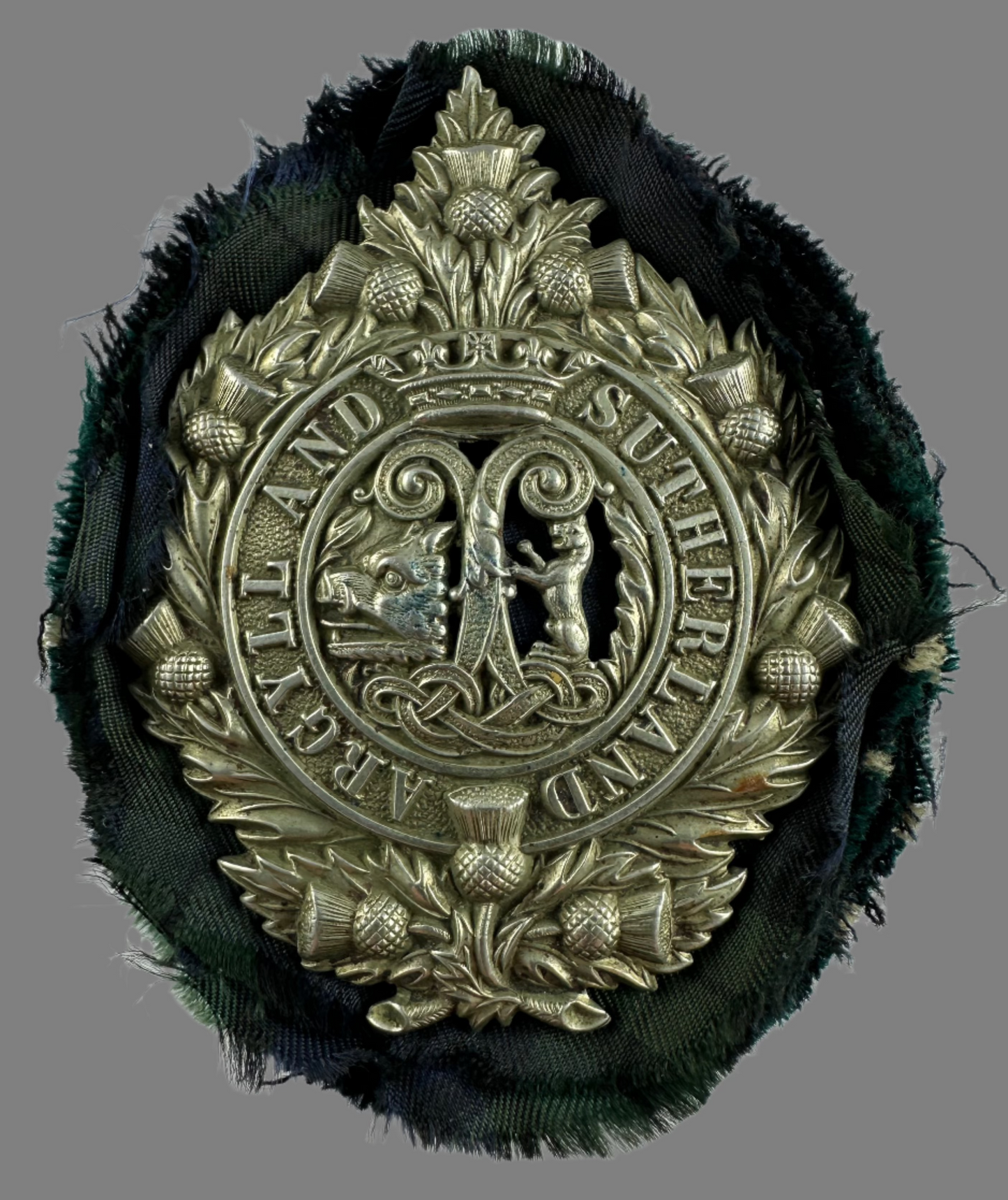 British WWI/WWII  - Argyll and Sutherland Highlanders Cap Badge