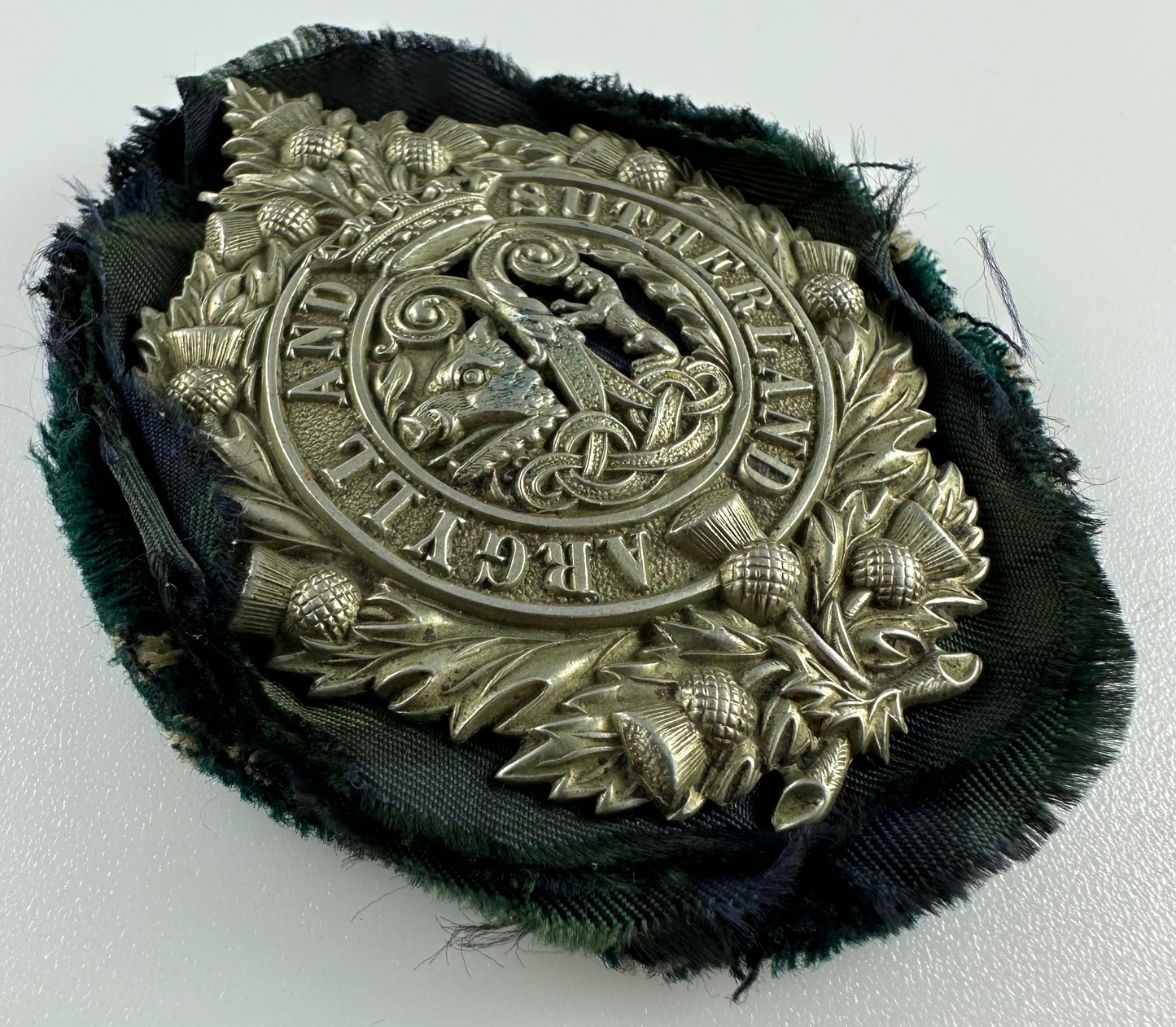 British WWI/WWII  - Argyll and Sutherland Highlanders Cap Badge