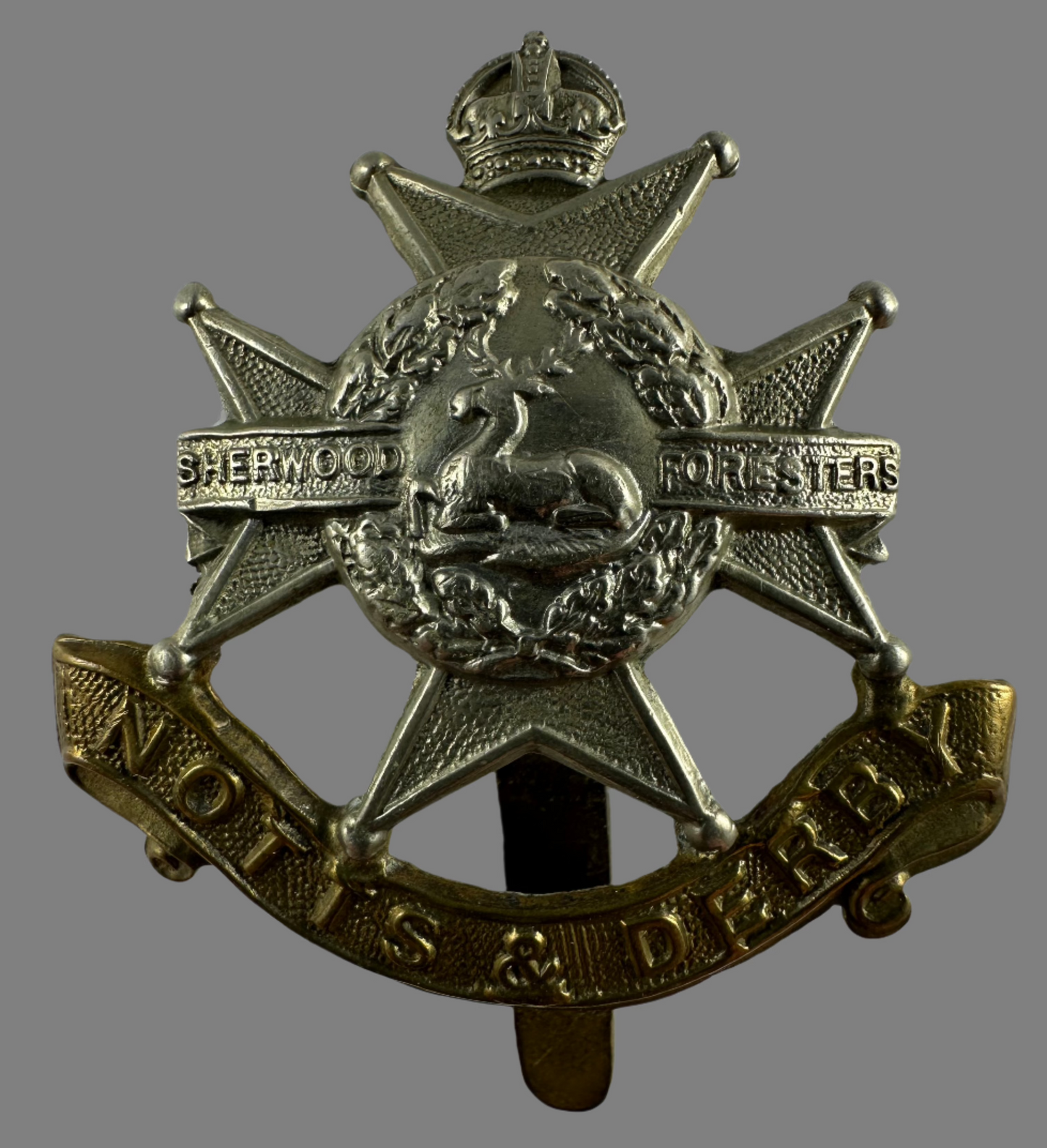 British WWI/WWII  - Notts and Derby Regiment Cap Badge