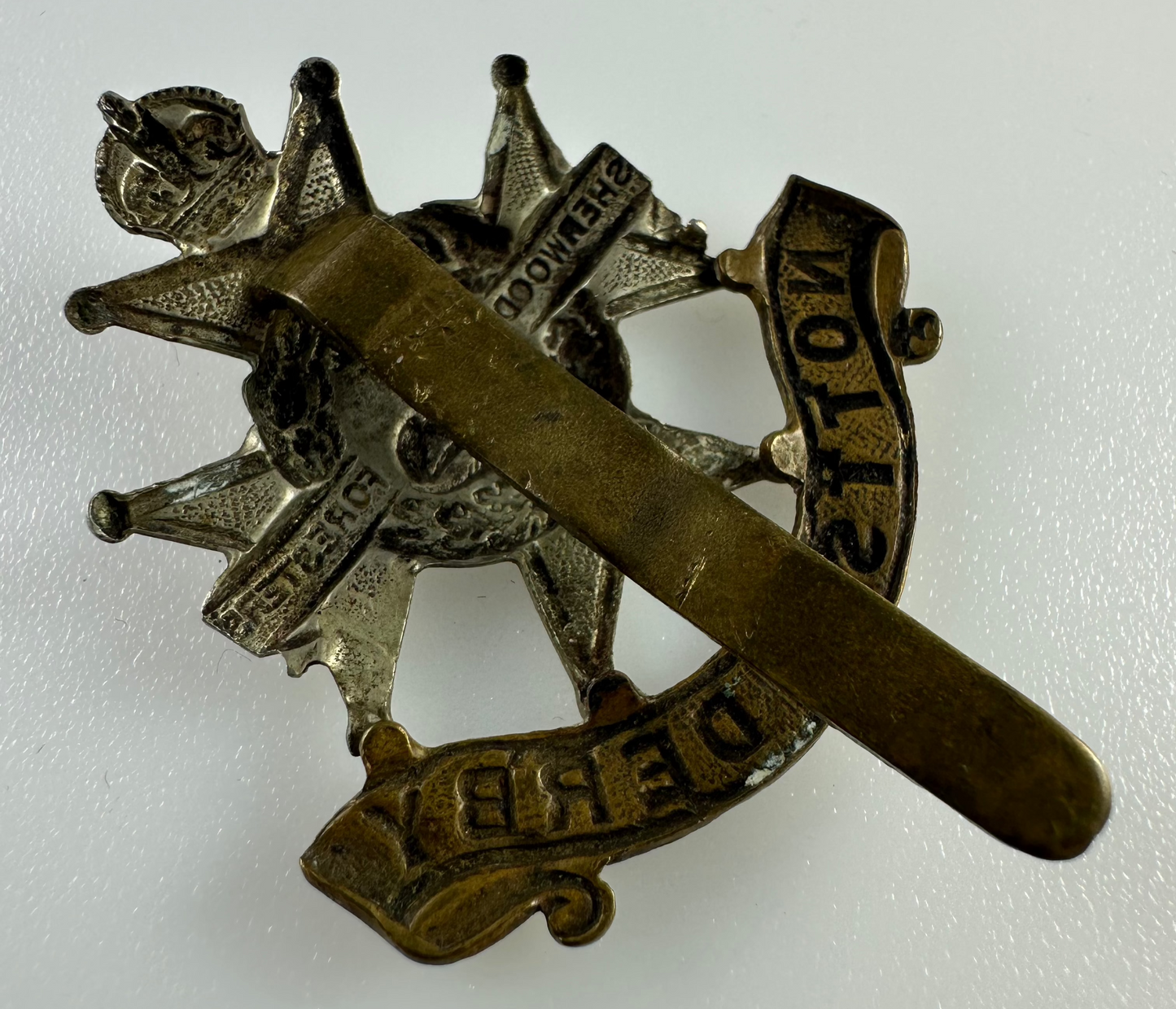 British WWI/WWII  - Notts and Derby Regiment Cap Badge