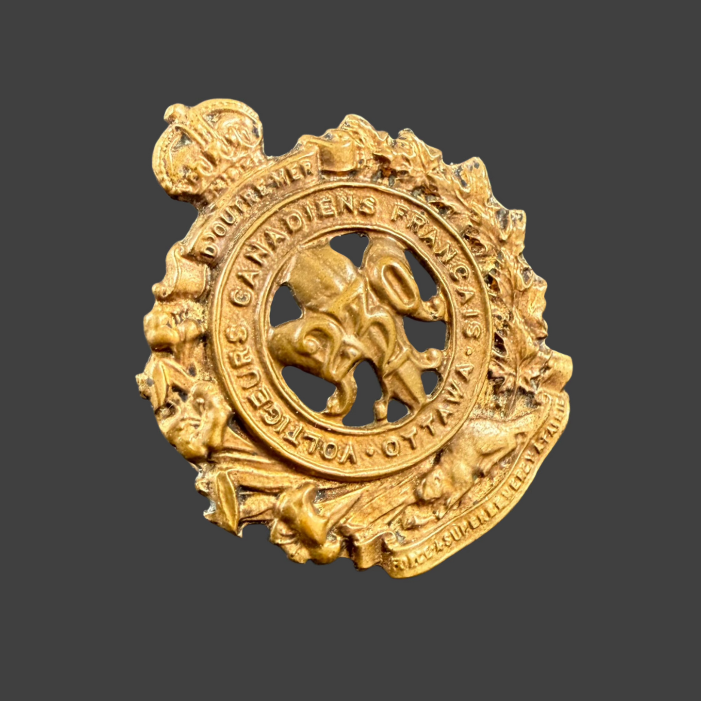 WWI - CEF Collar Badge - 230th Canadian Infantry Battalion (Voltigeurs Canadien Francais) - Bronze