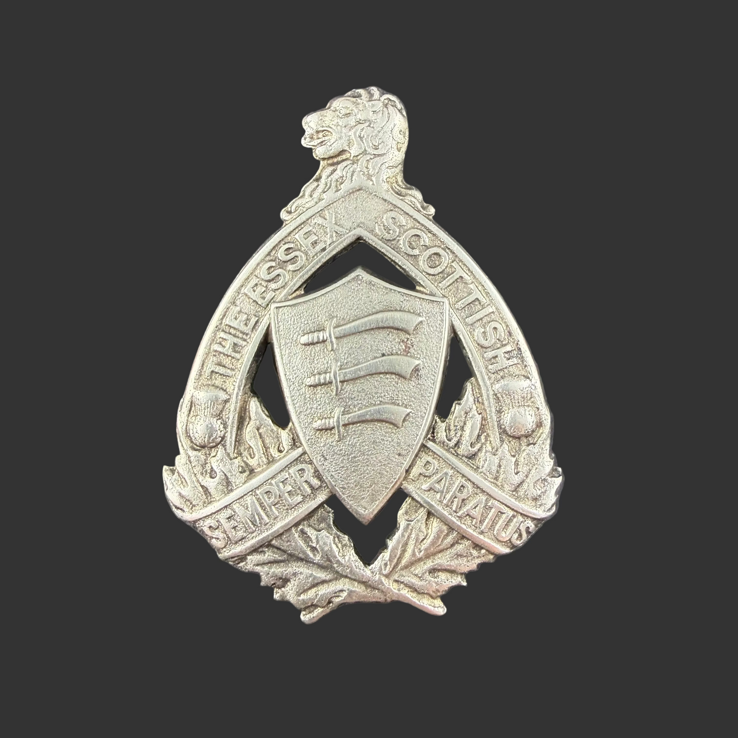 Canadian – WWII – The Essex Scottish Regiment – Glengarry Badge
