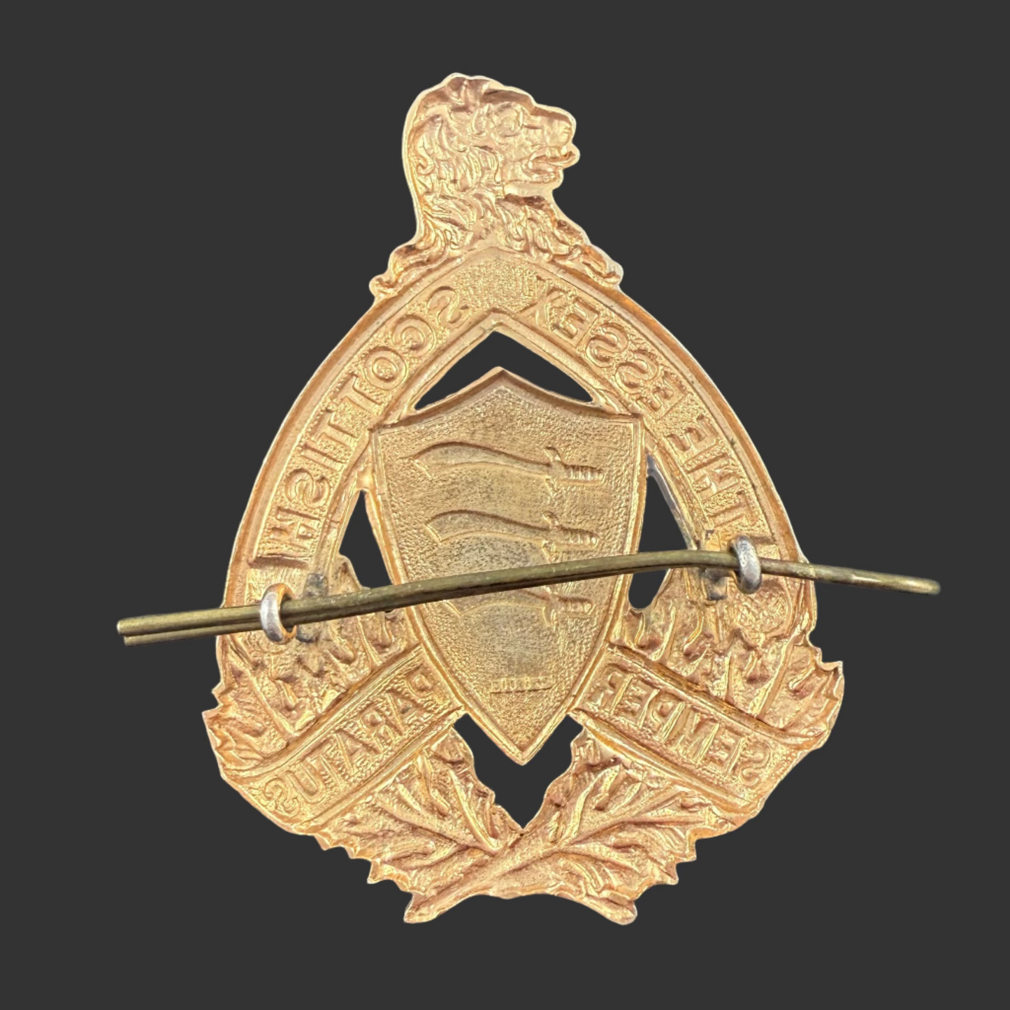 Canadian WWII - Essex Scottish Regiment Officers' Glengarry Badge - Gilded