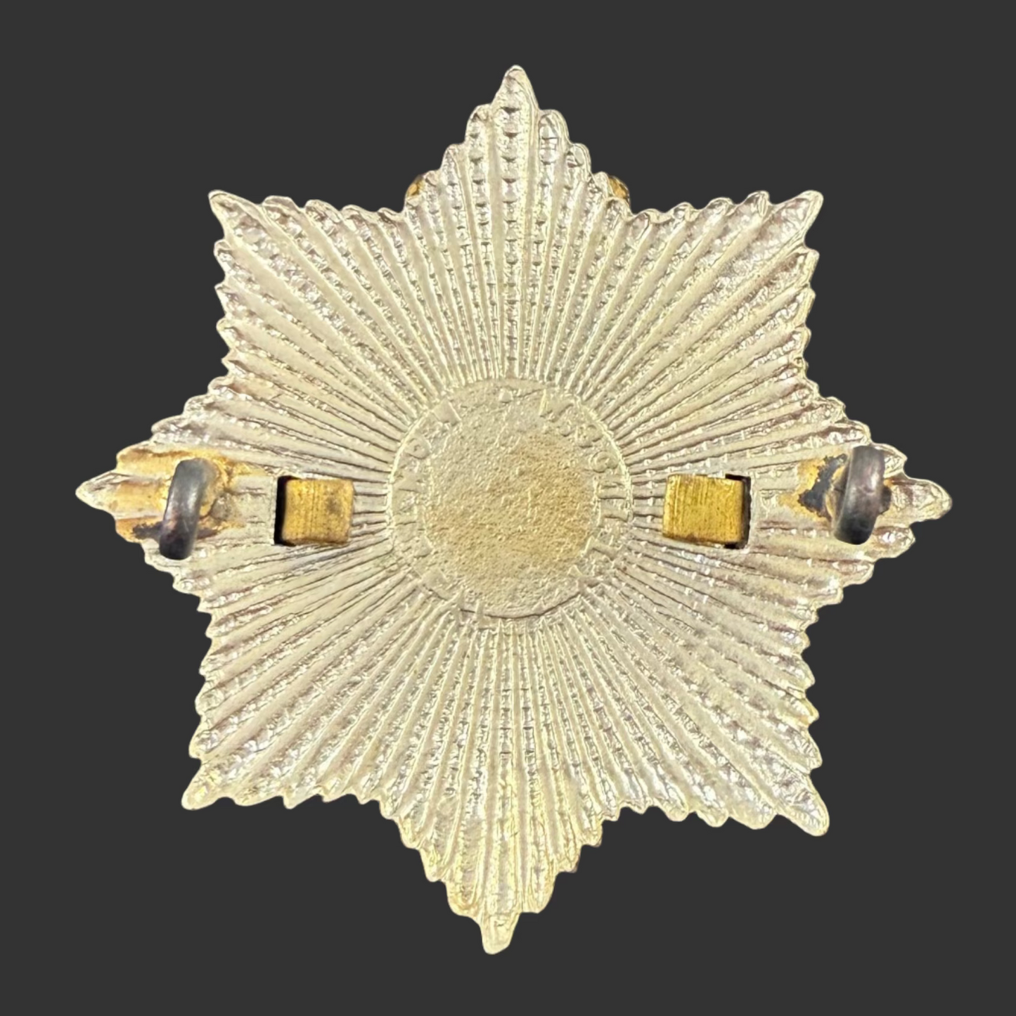 Canadian WWII - Royal Canadian Regiment - Cap Badge - Scully