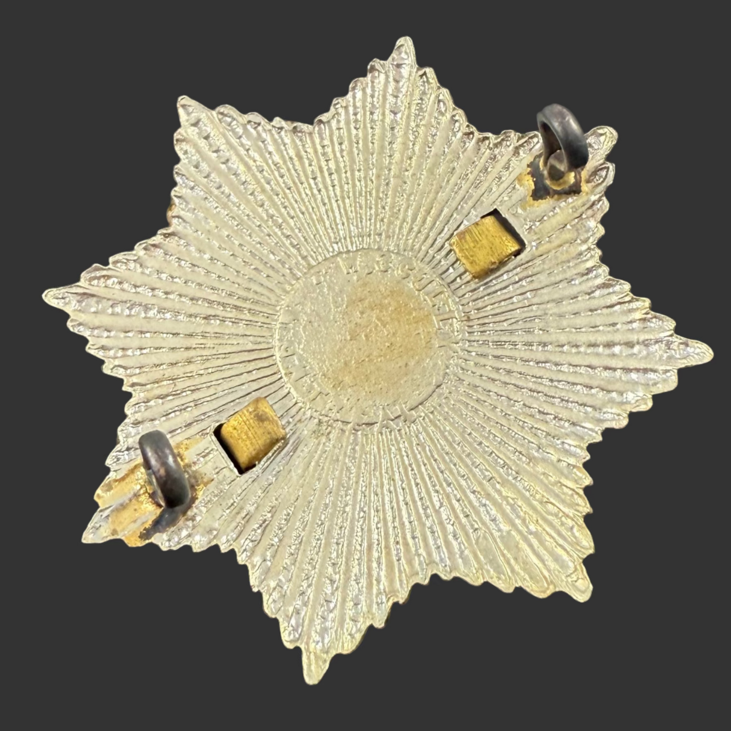 Canadian WWII - Royal Canadian Regiment - Cap Badge - Scully