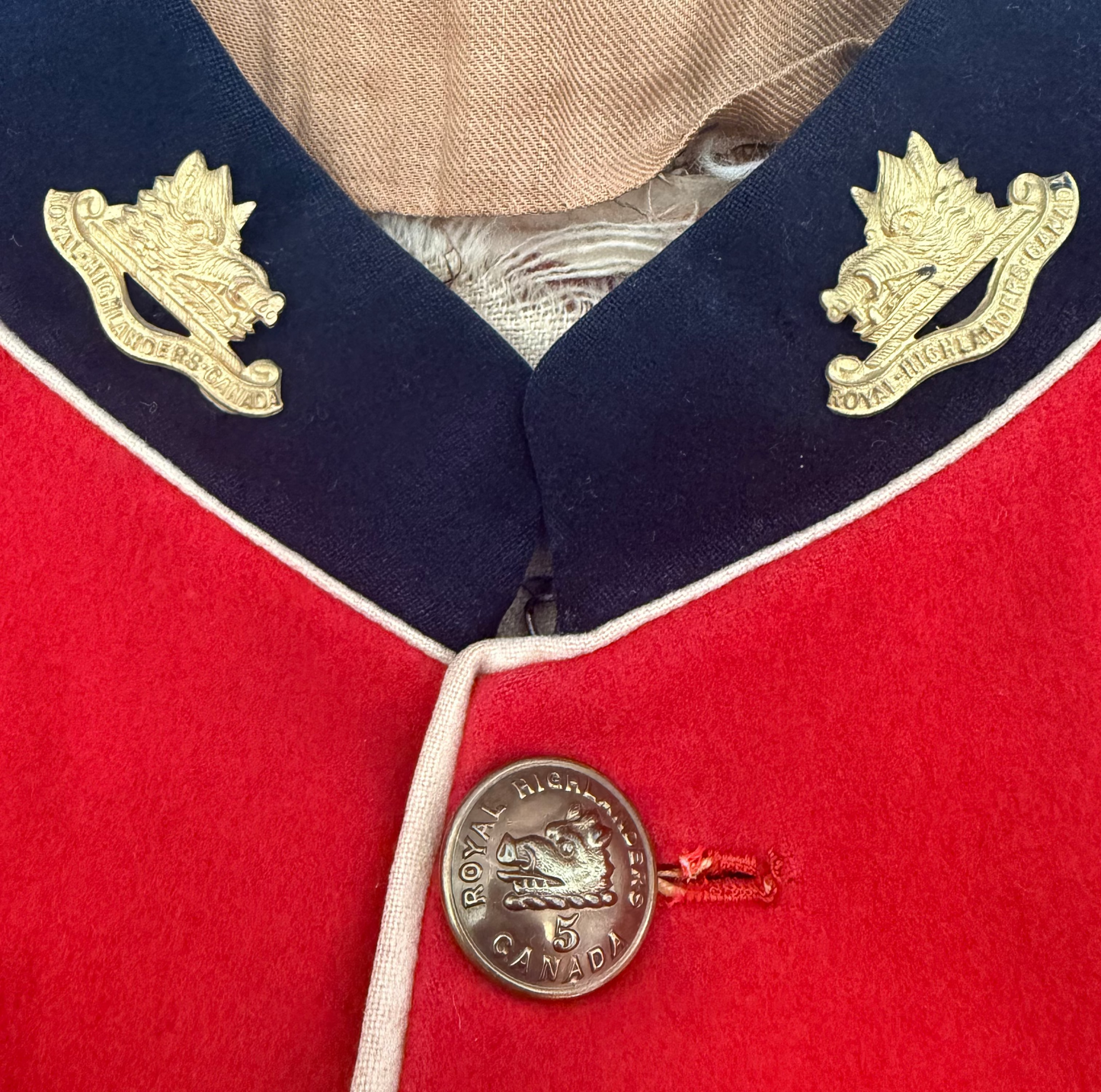 Canadian - Pre-WWI - 5th Royal Highlanders of Canada (Black Watch) - Doublet - With Collar Badges